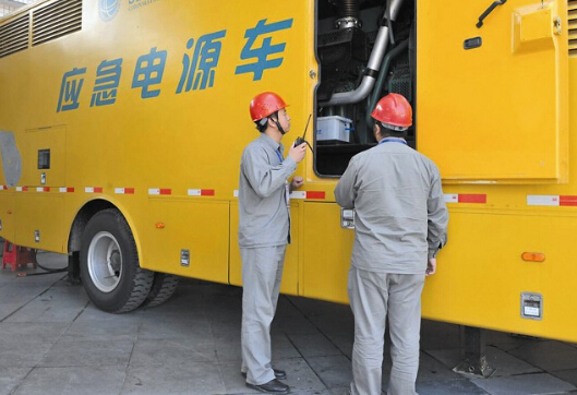 龙圩如何清理被灰尘覆盖的机油散热器？